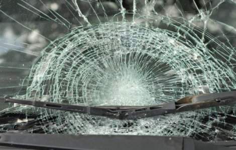 Accident grav pe DN2! Cinci persoane, intre care doi copii, ranite
