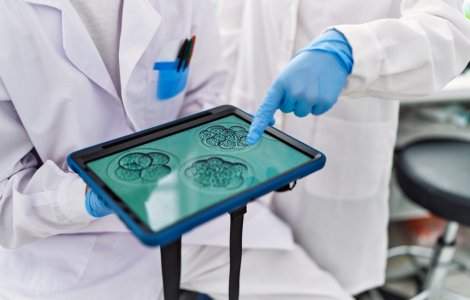 Inovație în medicină! Oamenii de știință au creat un embrion sintetic