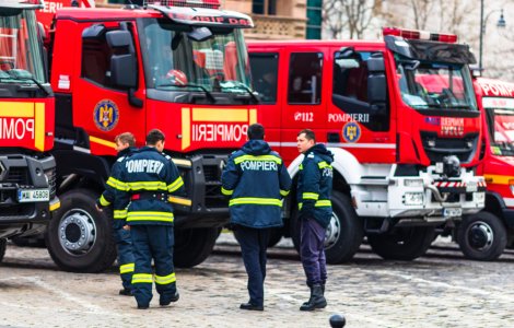 Incendiu la Palatul Nifon din Capitală. Nu s-au înregistrat victime