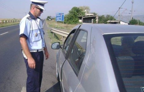 Un vitezoman a fost prins de radar de TREI ori in doar cateva minute