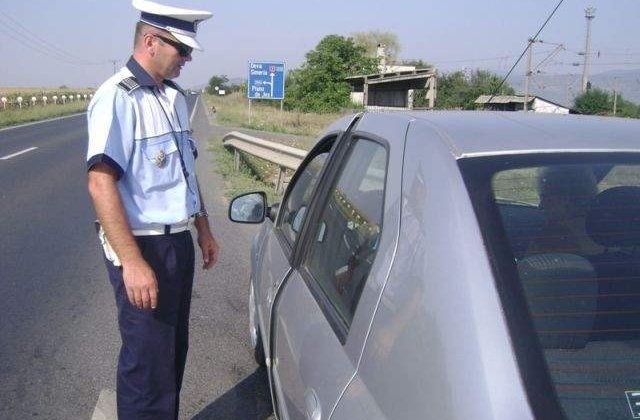Un vitezoman a fost prins de radar de TREI ori in doar cateva minute