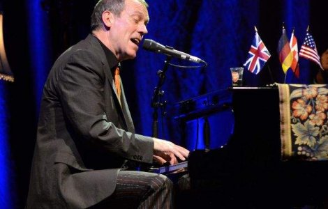 Hugh Laurie, concert in Capitala: Ce spune despre Palatul Parlamentului