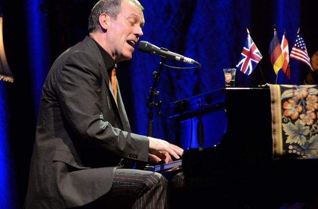 Hugh Laurie, concert in Capitala: Ce spune despre Palatul Parlamentului