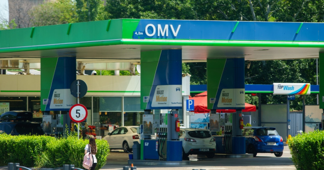 Prețul benzinei și al motorinei în România scade din nou