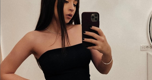 Cine are grijă de fiica lui Nicole Cherry, când artista este ocupată. Vedeta are toată încrederea în persoana respectivă