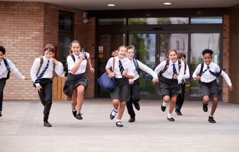 Cîmpeanu: „Bugetul pentru bursele elevilor este mai mare de 5 ori în 2022”