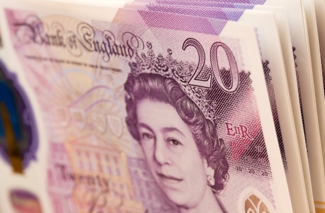 Banca Angliei va &icirc;nlocui portretul Reginei Elisabeta a II-a de pe bancnote