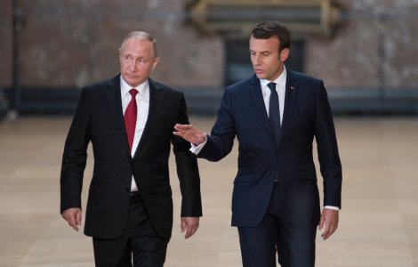 Emmanuel Macron i-a cerut lui Vladimir Putin retragerea „armelor grele și ușoare” de la Zaporojie