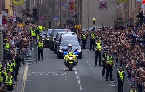 Britanicii sunt îndemnați să nu aducă ursuleți sau baloane în semn de omagiu pentru Regina Elisabeta a II-a