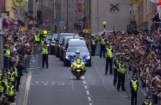 Britanicii sunt &icirc;ndemnați să nu aducă ursuleți sau baloane &icirc;n semn de omagiu pentru Regina Elisabeta a II-a 