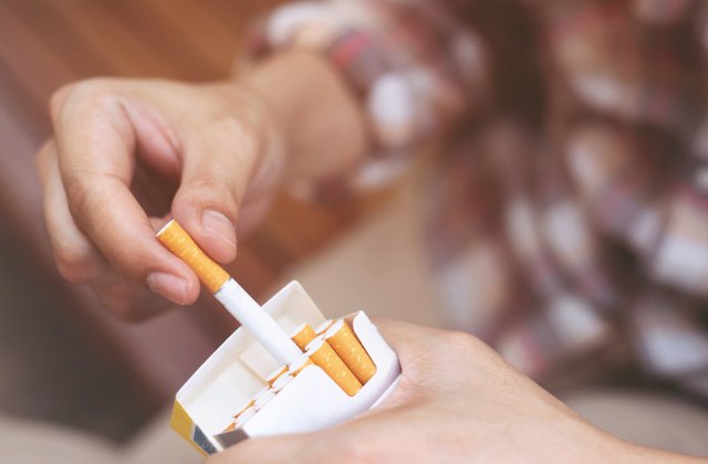 Țigările se scumpesc din nou. C&acirc;t costă acum un pachet de țigări