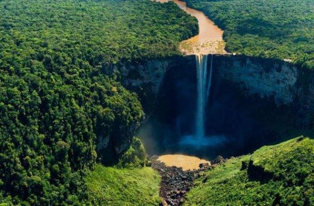 13 locuri NEPAMANTENE de pe Terra care te vor lasa fara cuvinte