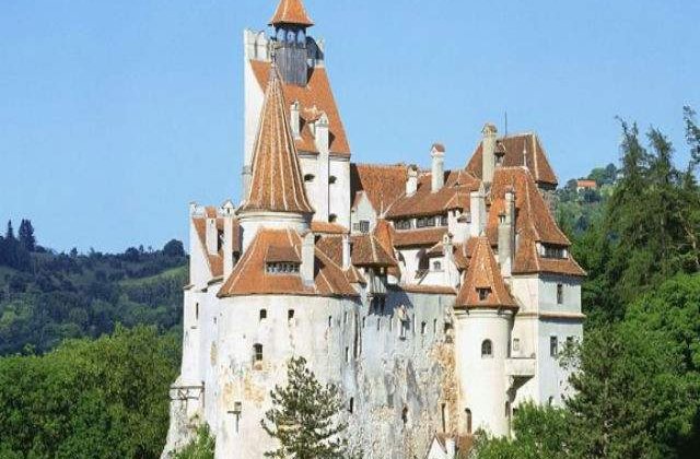 Daily Mail: Castelul Bran, un edificiu misterios pentru fanii vampirilor din intreaga lume