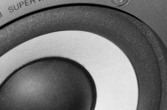 Belgia: Tentativa de evacuare a unui grup de nomazi cu muzica techno