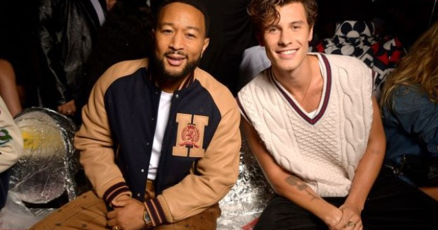 Tommy Hilfiger s-a întors la Fashion Week în New York cu o experiență multiverse pentru podiumul Tommy Factory și cu invitați faimoși