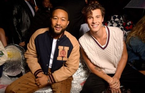 Tommy Hilfiger s-a întors la Fashion Week în New York cu o experiență multiverse pentru podiumul Tommy Factory și cu invitați faimoși