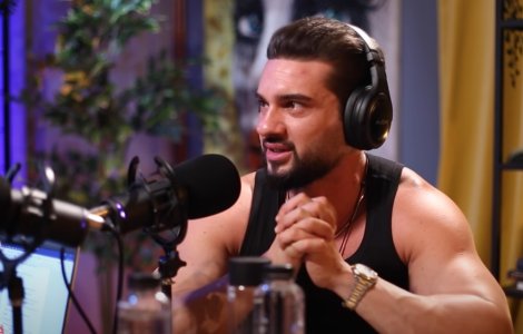 Dorian Popa, deranjat din cauza comentariile răutăcioase de pe Internet. Vloggerul, criticat pentru că și-a luat mașină de 300.000 de euro