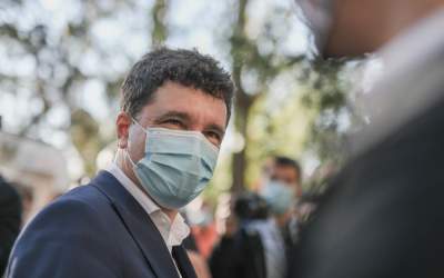 Românii protestează la ușa...