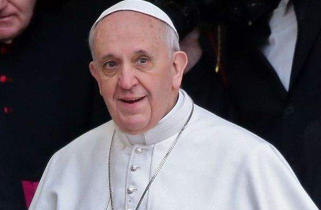 Un cineast selectionat la Cannes va regiza un film despre papa Francisc