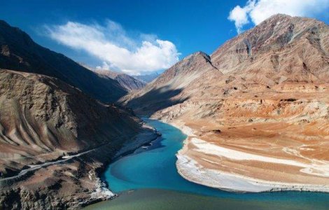  Top   Foto  Zece imagini superbe de la confluenta a doua rauri