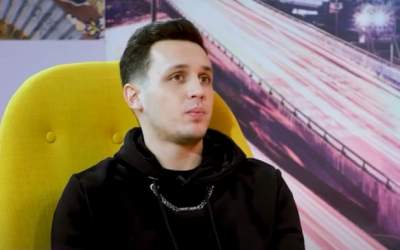 Ce relație are Francesco...