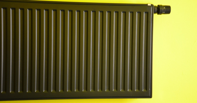 Centrală proprie sau termoficare centralizată? Care aduce facturi mai mici?