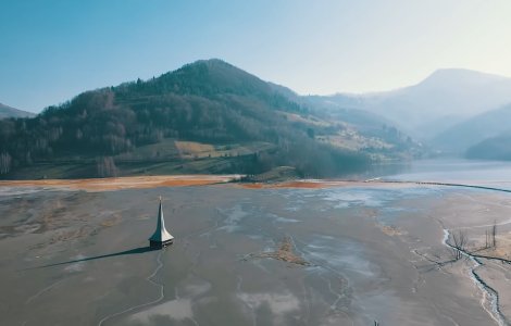 Povestea bisericii scufundate din lacul Beliș, în inima Apusenilor