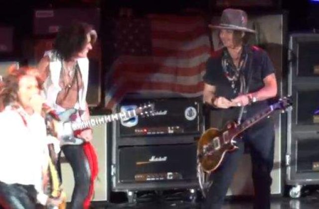 [VIDEO] Johnny Depp a cantat la chitara, live, intr-un concert Aerosmith