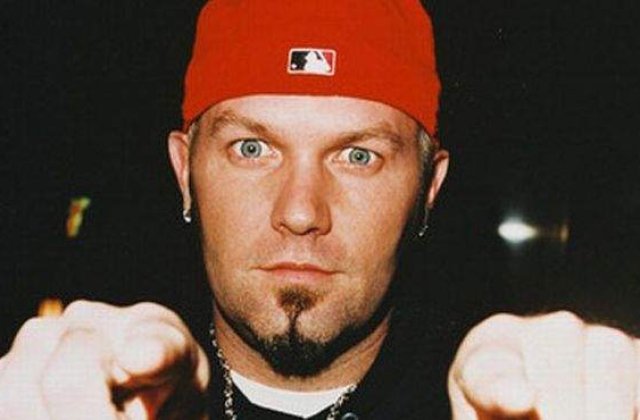 Fred Durst, solistul trupei Limp Bizkit, a regizat o reclama pentru un site de intalniri