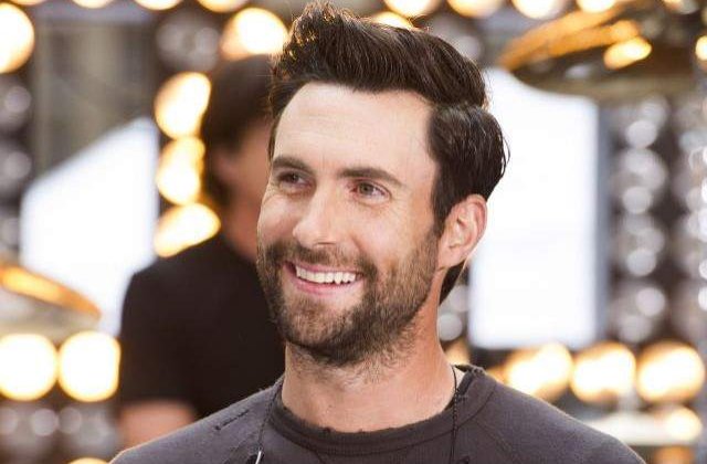Adam Levine, solistul trupei Maroon 5, s-a casatorit sambata in Mexic