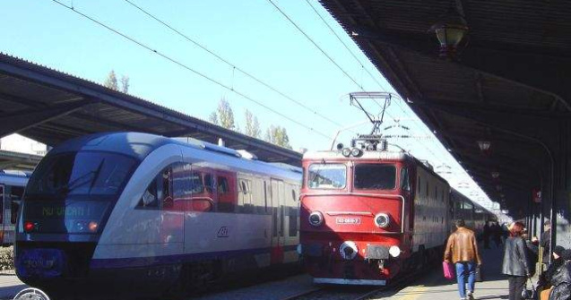 Mai multe trenuri au intarzieri din cauza unei defectiuni in Ciolpani