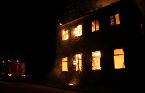 Incendiu de proporții la o școală din Hunedoara. Sute de elevi au fost evacuați