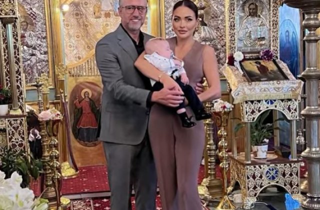 Laurențiu Reghecampf și Corina Caciuc și-au botezat fiul. Ce mesaj a transmis Anamaria Prodan și ce ținute au purtat aceștia