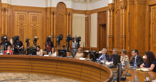 Program de parlamentar. Aleșii au vacanță după vacanță: Vin în plen o zi pe săptămână după două luni de pauză