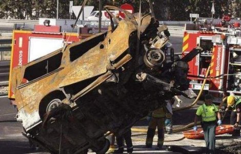  Video  Opt ROMANI au murit intr-un accident in Spania!