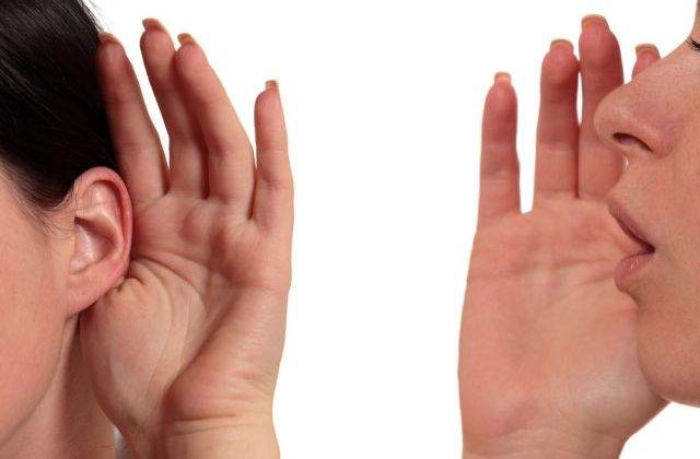 Conversatiile cu persoanele necunoscute cresc nivelul de fericire