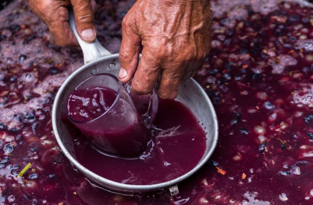 Mustul, băutură sezonului de toamnă. Detaliul care poate afecta organismul
