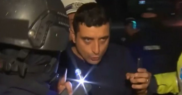 George Simion, scandal cu poliția în Piața Victoriei. Liderul AUR ar fi condus cu permisul suspendat