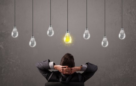 Soluțiile românilor pentru a-și micșora facturile la iarnă: prize și becuri smart