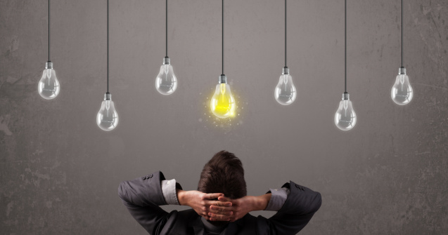 Soluțiile românilor pentru a-și micșora facturile la iarnă: prize și becuri smart