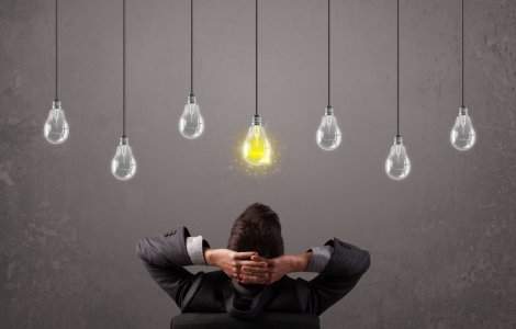 Soluțiile românilor pentru a-și micșora facturile la iarnă: prize și becuri smart