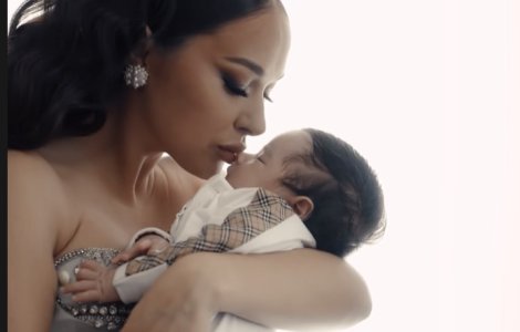 Vlăduța Lupău susține alăptarea copilului în public: „E ridicol să judeci o femeie care...”