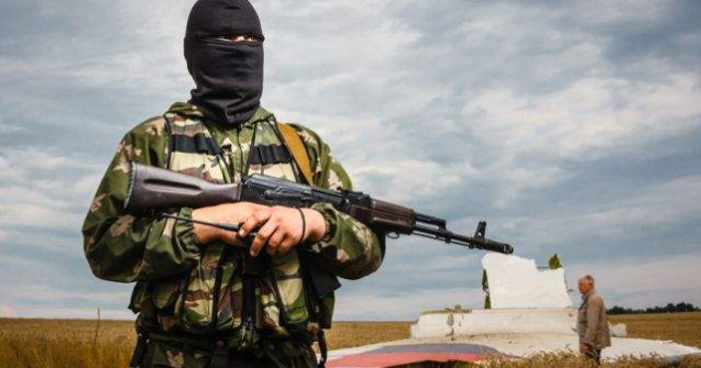 Tiruri de artilerie in apropiere de locul s-a prabusit zborul MH17