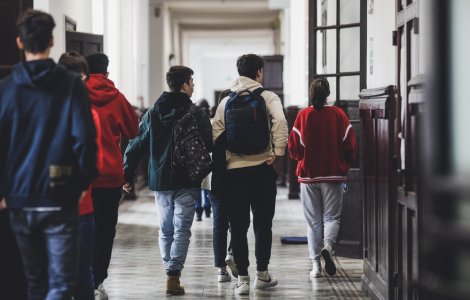 Elevii și profesorii nu vor merge la ore miercuri, 5 octombrie