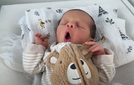 Părinții din Anglia, inspirați de David Bowie și familia Kardashian. Prenumele alese de celebrități pentru copiii lor, din ce în ce mai la modă