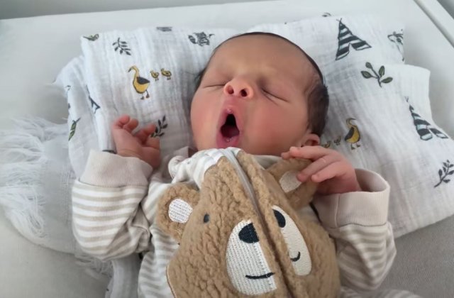 Părinții din Anglia, inspirați de David Bowie și familia Kardashian. Prenumele alese de celebrități pentru copiii lor, din ce &icirc;n ce mai la modă 