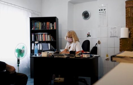 Unele spitale funcționează la cotă de avarie, din lipsă de specialiști. Creșterile salariale nu îi conving pe medici să rămână în țară