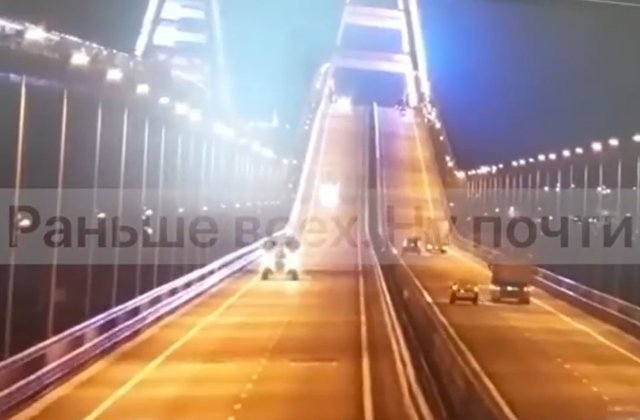 VIDEO O explozie a avut loc pe podul Kerci care leagă Crimeea de Rusia