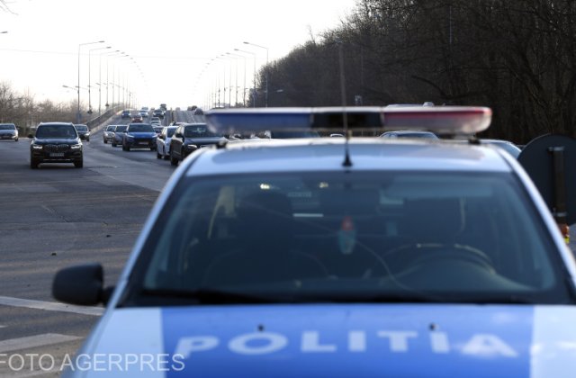 Poliția Rom&acirc;nă, acuzată de rasism. Cum a &bdquo;reparat&rdquo; afișul &icirc;n care un infractor avea tenul mai &icirc;nchis dec&acirc;t victima 