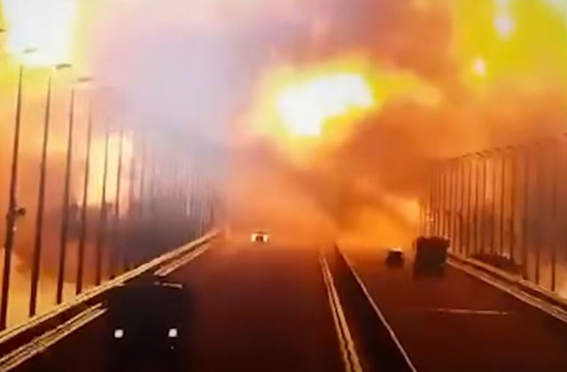 Orașul-port Nikolaev, bombardat masiv joi dimineață